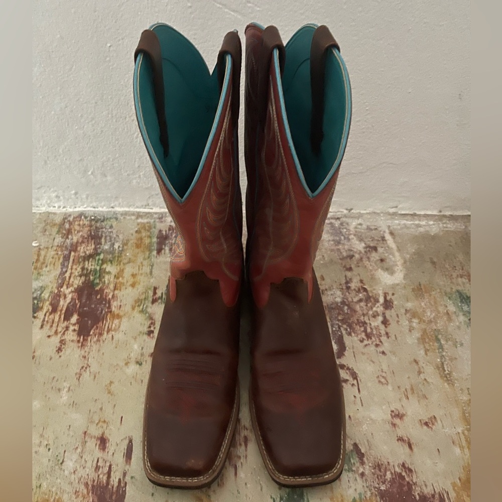 Ariat® Ladies Brick Red Round Up Wide Square Toe Boots 10031601 size 9.5B